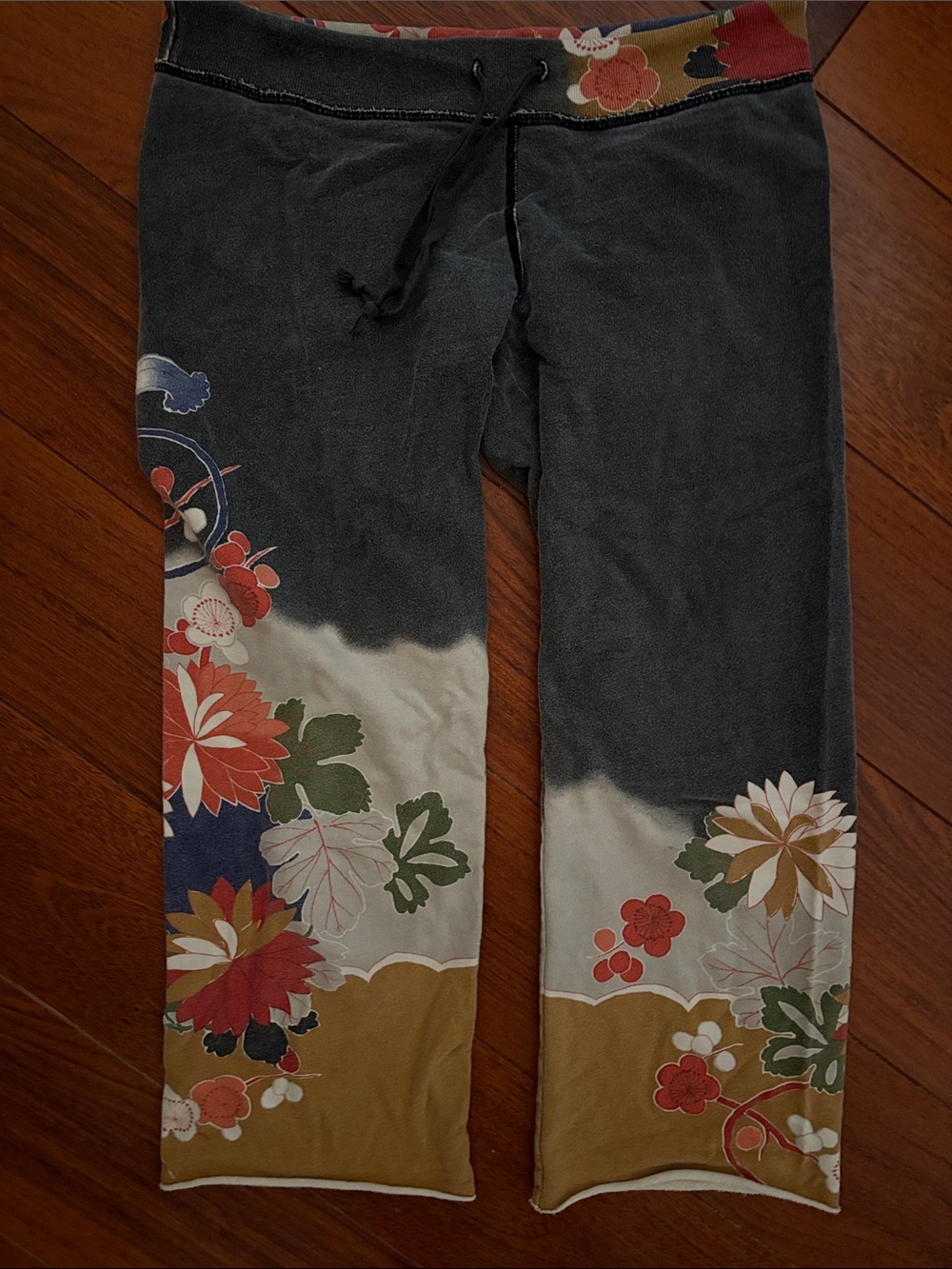 Lucky Brand Floral women’s Lounge sweatPants - Charcoal and Multi